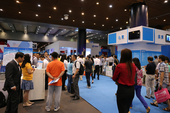 2015第一屆科創會現場人潮涌動