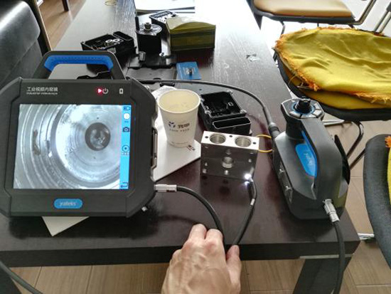 用亞泰光電工業(yè)內窺鏡查看旁路支管等加工情況，毛刺及殘缺部位